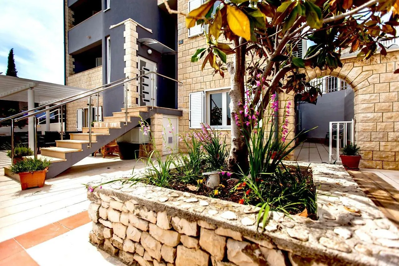 Villa Amica Trogir 0*,